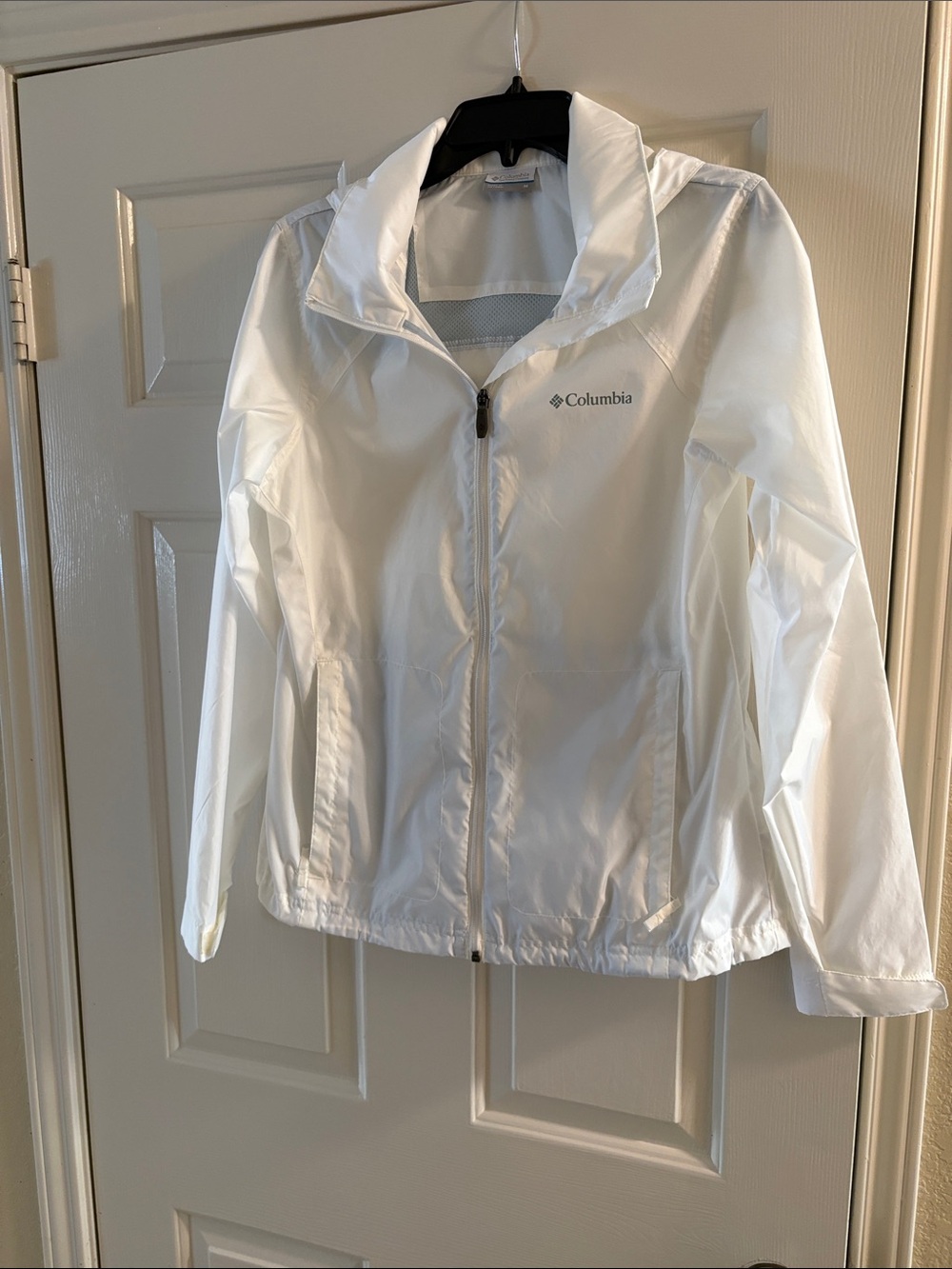 Columbia White Packable Women's Windbreaker Jacket